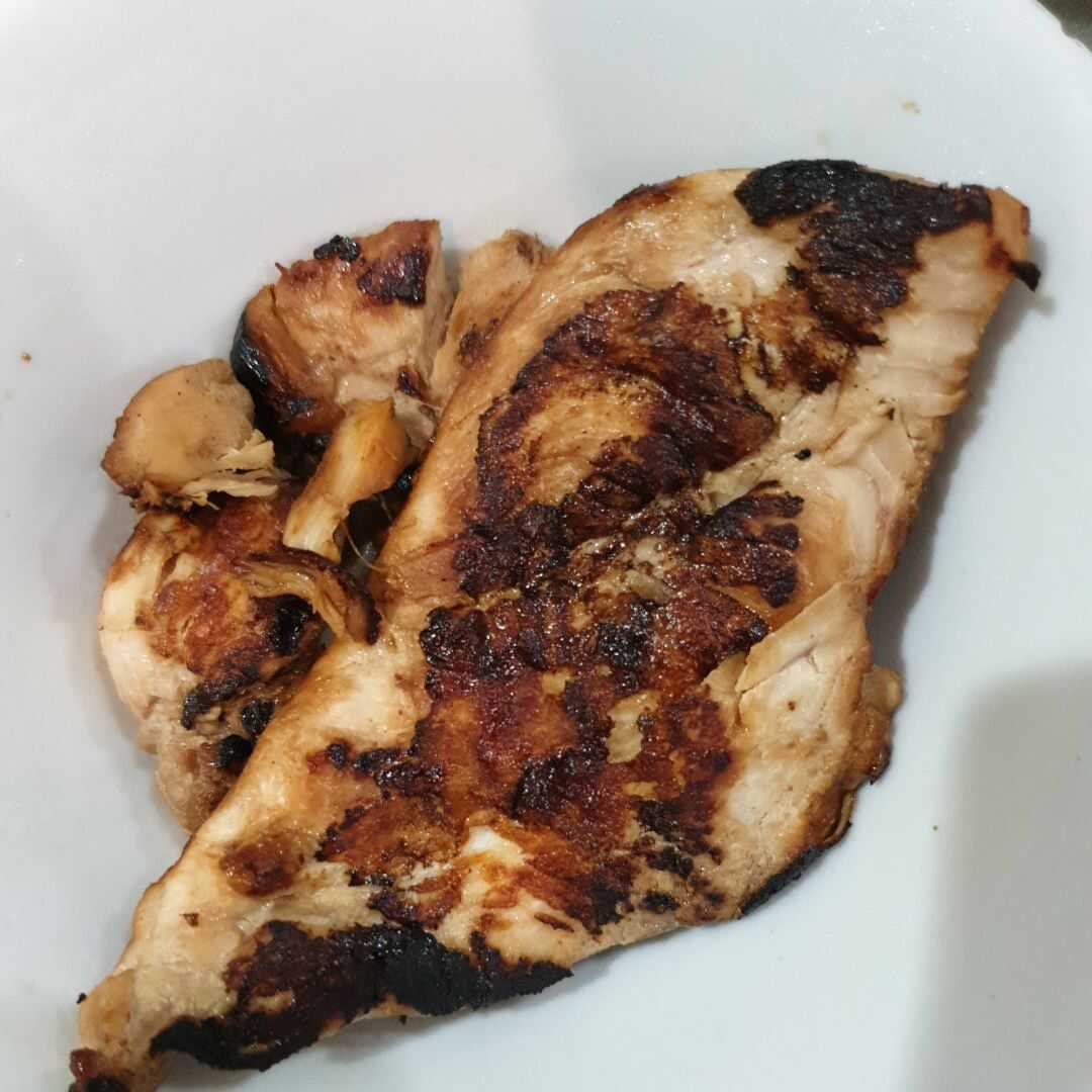 Daging Dada Ayam (Ayam Pedaging, Dipanggang, Dimasak)