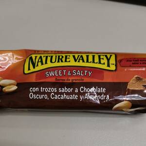 Nature Valley Barra de Granola Chocolate, Cacahuate y Almendra
