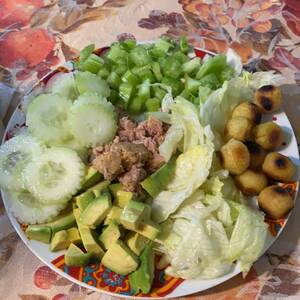 Ensalada de Lechuga con Verduras Variadas