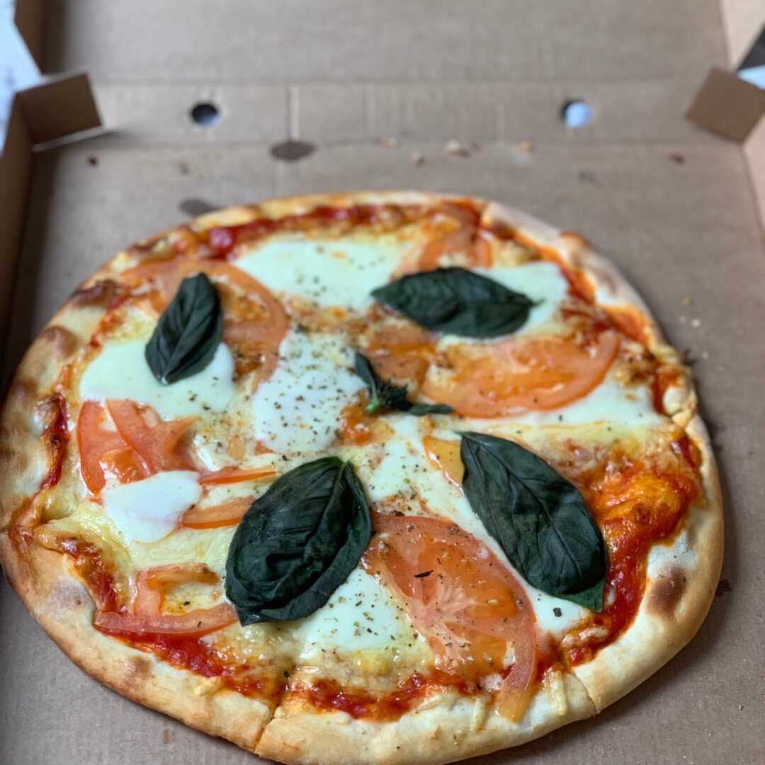 сколько калорий в одном кусочке пиццы маргарита фото 15