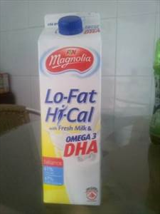 F&N Magnolia Lo-Fat Hi-Cal with Fresh Milk & Omega 3 DHA