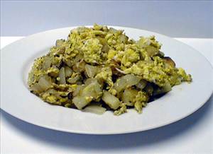 Egg Omelet or Scrambled Egg with Potatoes and/or Onions (Tortilla Espanola, Traditional Style Spanish Omelet)