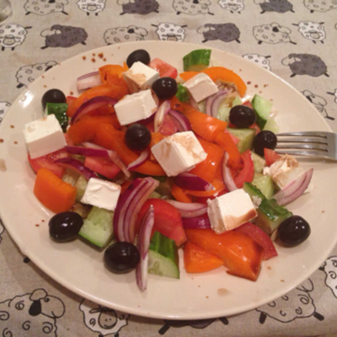 Греческий салат с фетой - пошаговый рецепт приготовления