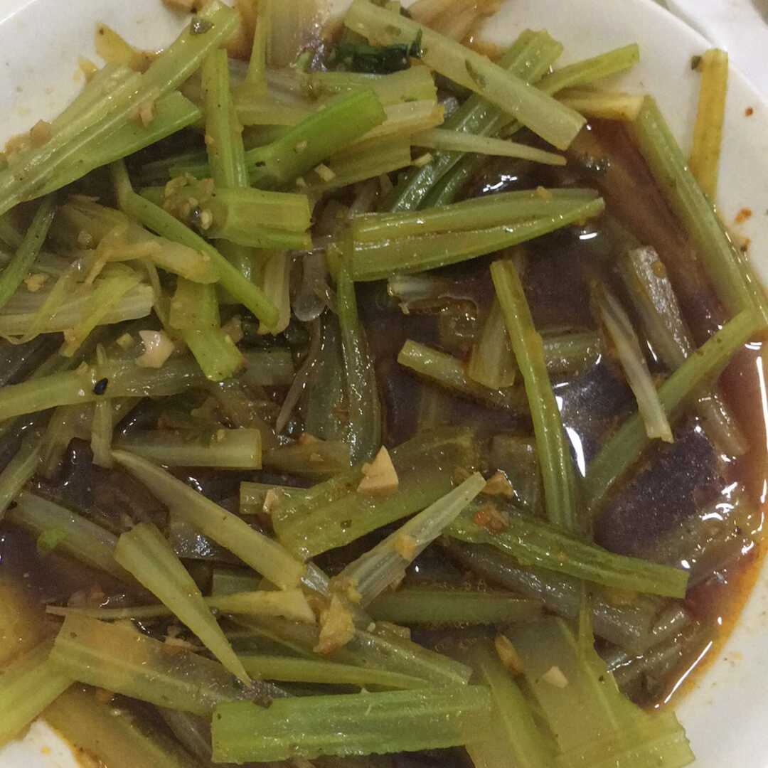 煮熟的芹菜
