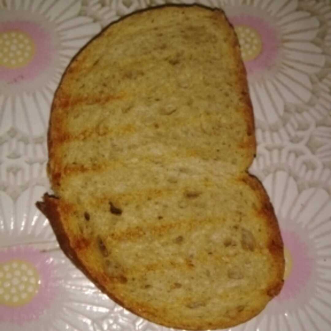 Kızarmış Çavdar Ekmeği
