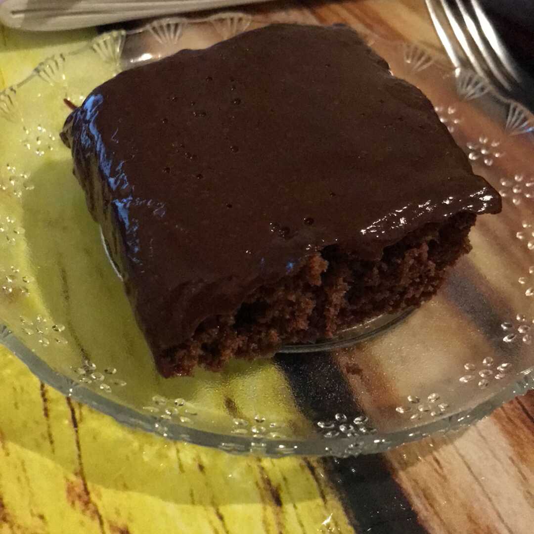 Kremalı Çikolatalı Kek