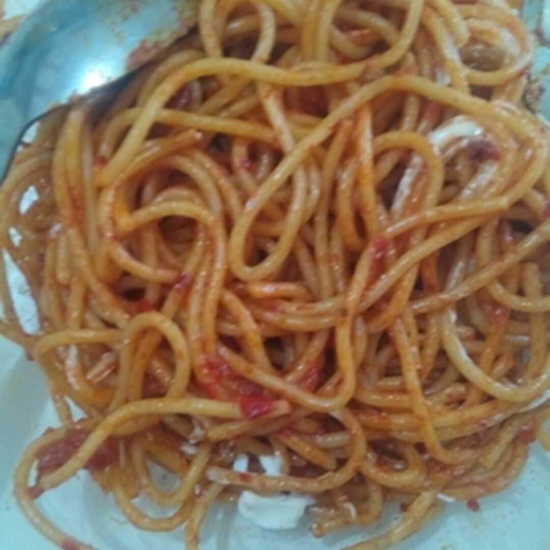 Sebze ve Domates Soslu Spagetti