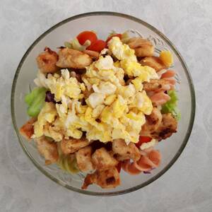 Salad Ayam atau Kalkun dengan Telur