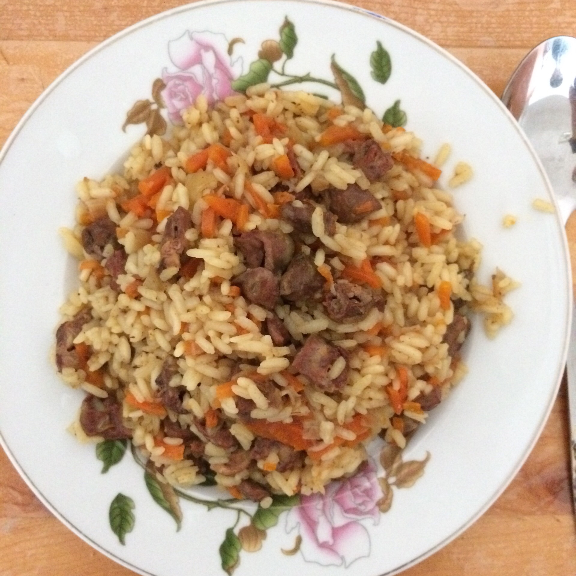 Плов с сердечками куриными в казанке