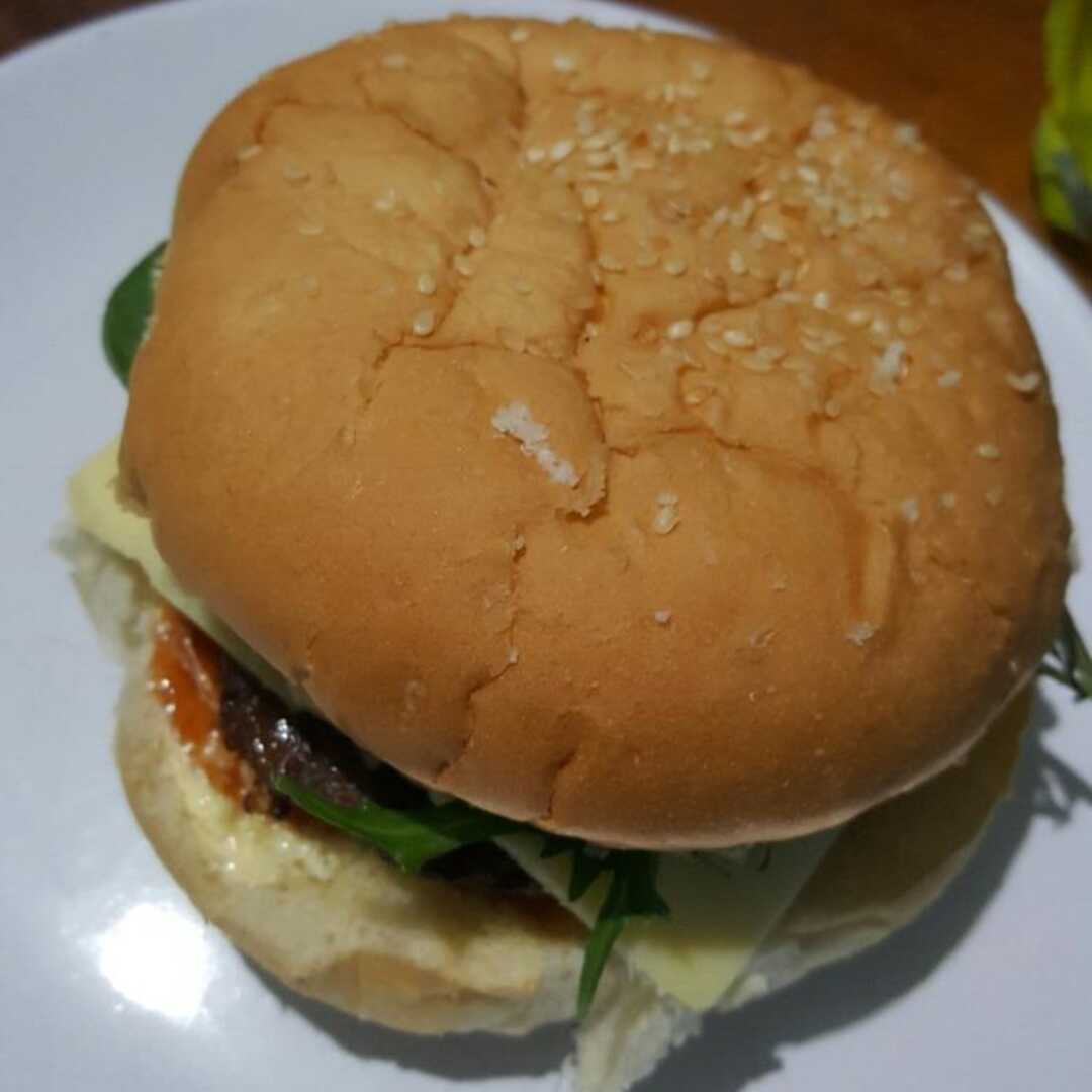 Hamburger with 1/4 Lb Meat, Mayonnaise or Salad Dressing and Tomatoes on Bun