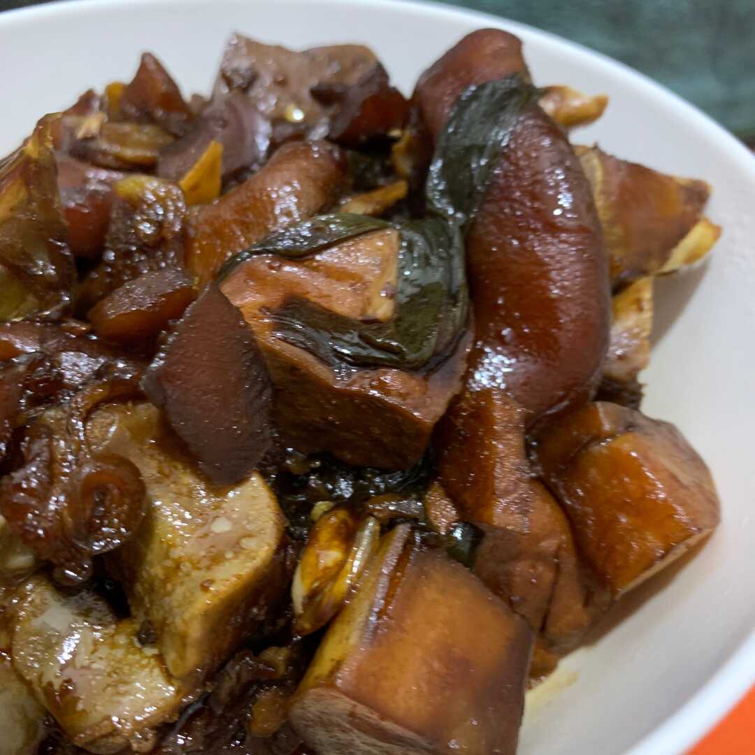 Pork, Tofu and Vegetables in Soy-Based Sauce (Mixture)