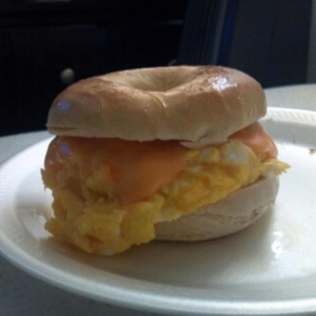 Au Bon Pain Egg on a Bagel Breakfast Sandwich