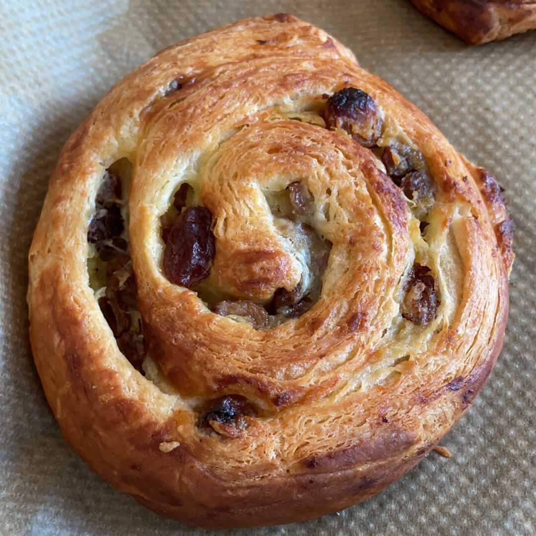 Сладкие Булочки (с Корицей и Изюмом) Калории и Пищевая Ценность