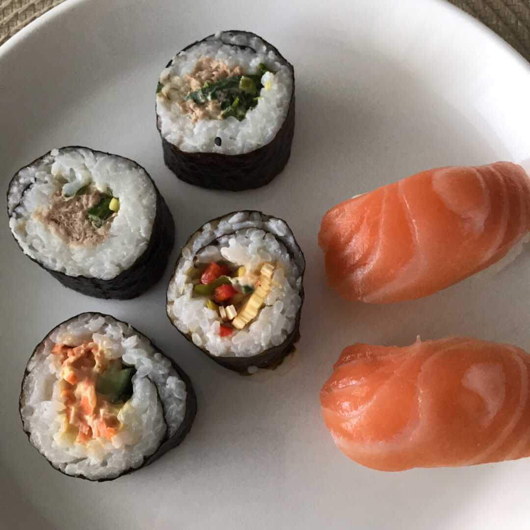 Sushi Vihanneksilla ja Meren Antimilla