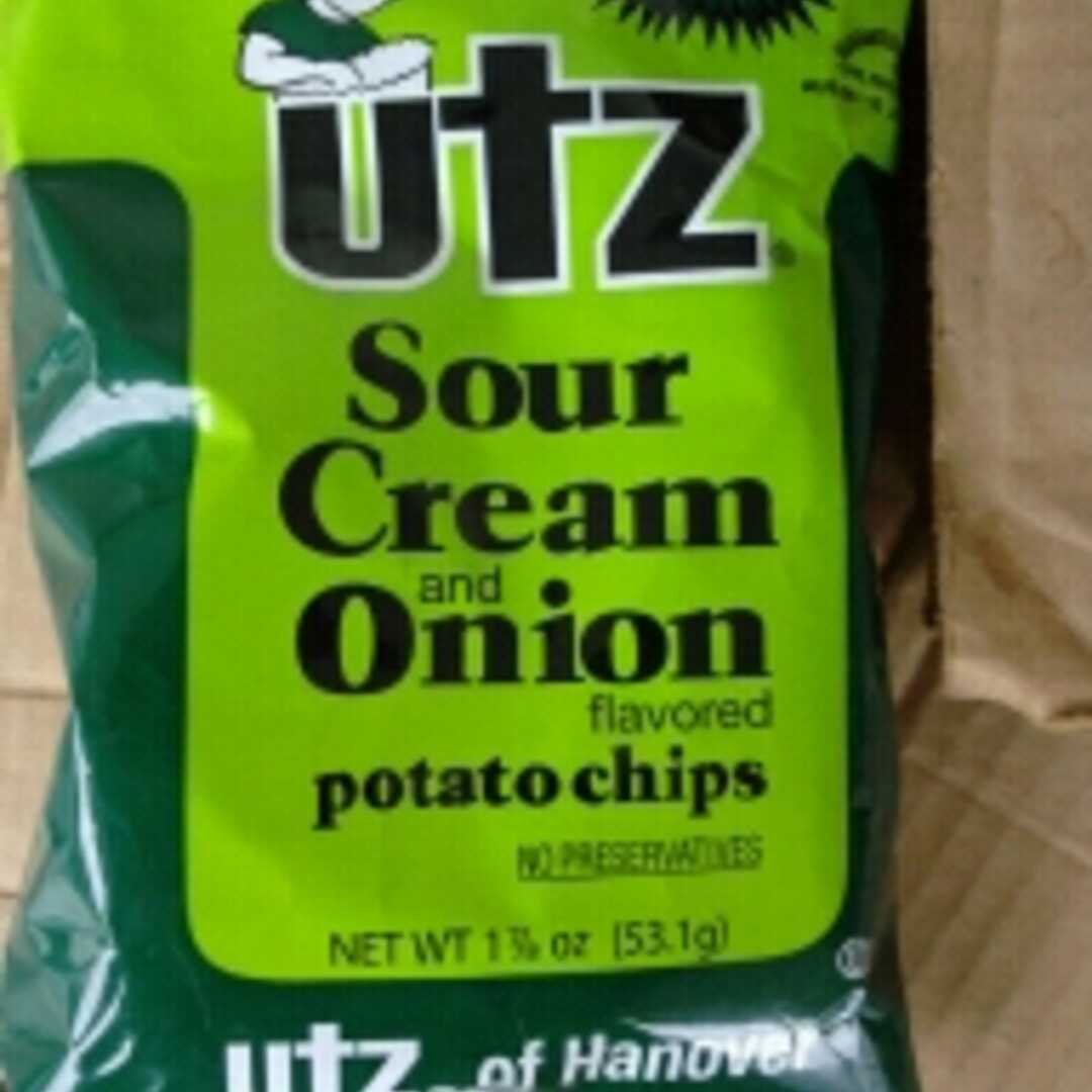 Utz Sour Cream & Onion Flavored Ripple Cut Potato Chips (Family Size)