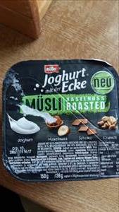 Müller Joghurt mit der Ecke Müsli Haselnuss Roasted