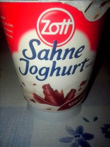 Zott Sahne Joghurt Stracciatella