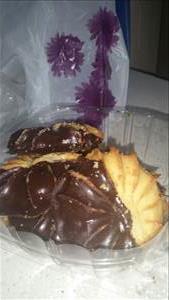 Fat Free Chocolate Cookie with Chocolate Filling or Coating