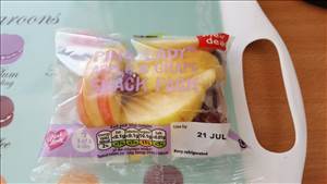 Tesco Pink Lady Apple & Grape Snack Pack
