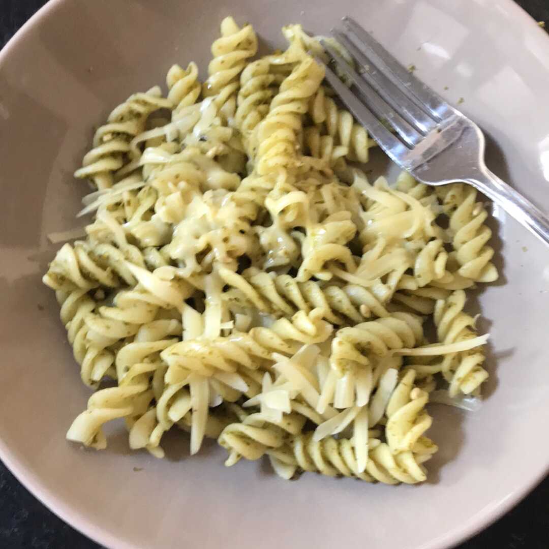 Calories in Pasta with Pesto Sauce (100 g)