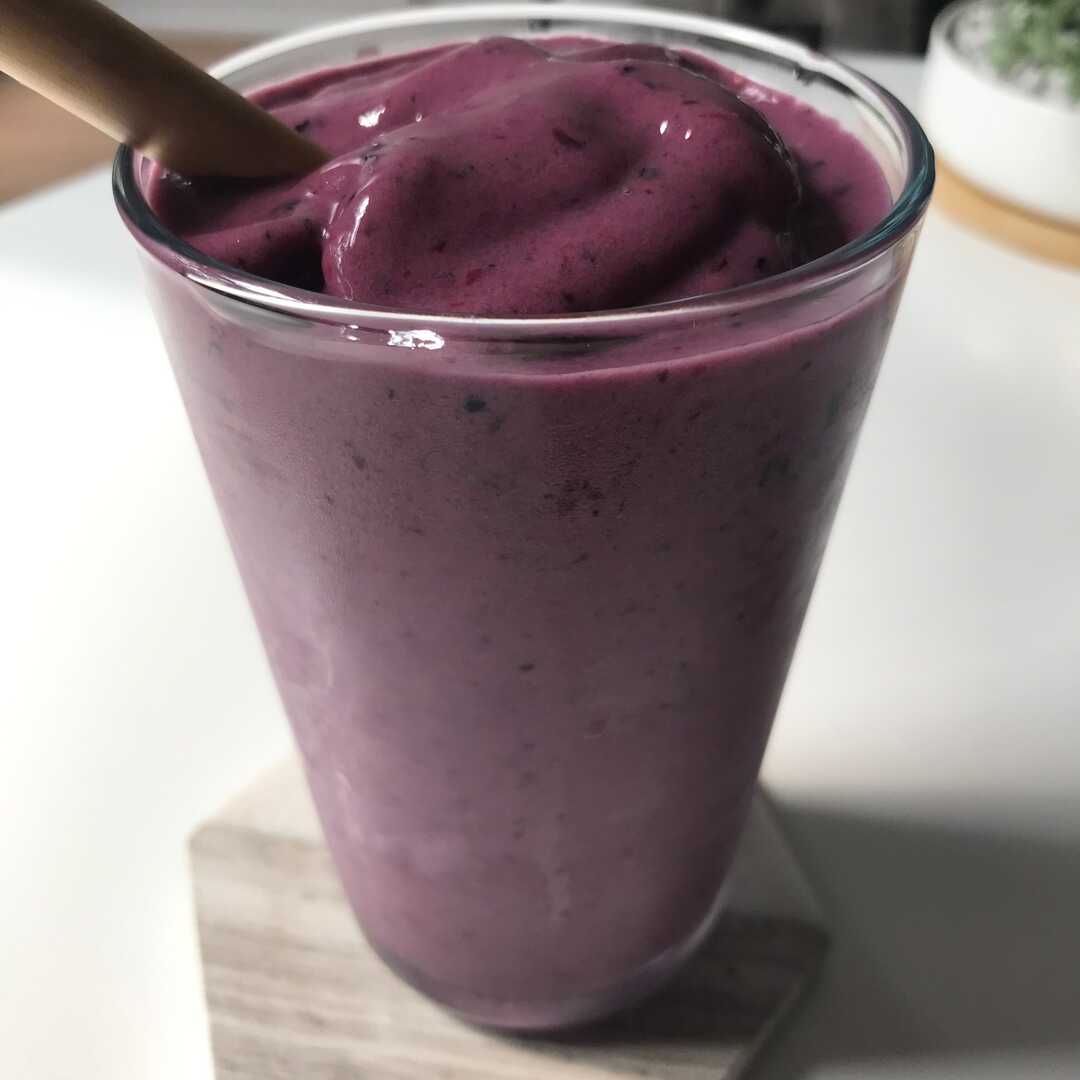 Fruit Smoothie Drink (with Fruit Juice and Dairy Products)