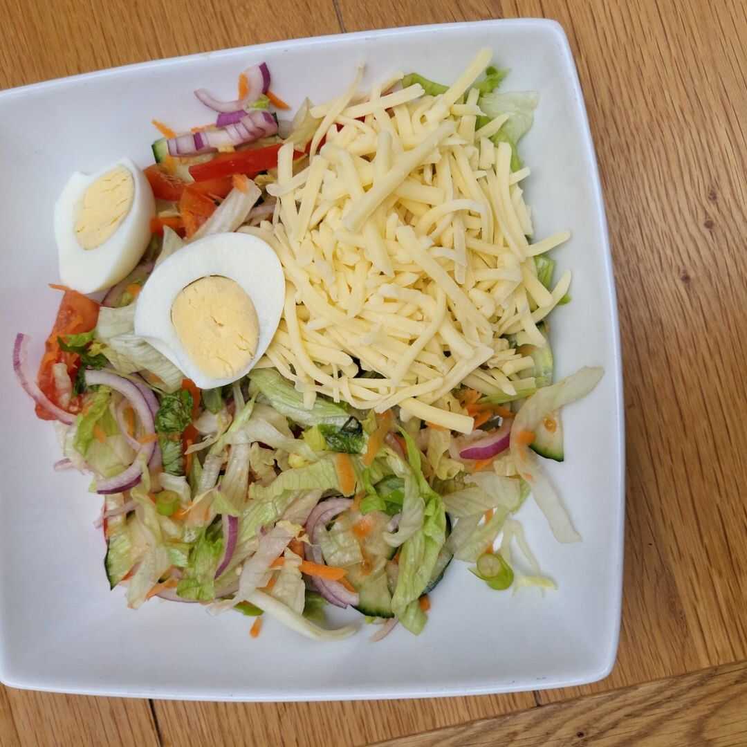 Lettuce Salad with Egg, Cheese, Tomato, and/or Carrots