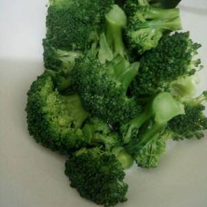 Brokoli Dimasak (dari Segar, Lemak tidak Ditambahkan dalam Masakan)