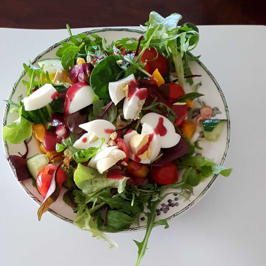 Salade met Diverse Soorten Sla (Inclusief Tomaten en/of Wortelen)