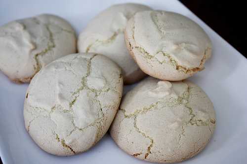 Spiced Meringue Cookies
