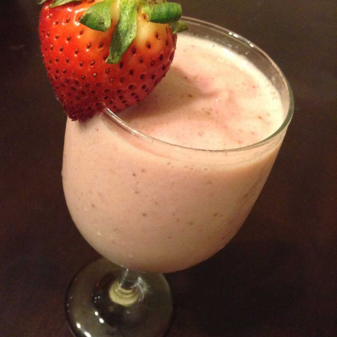 Strawberry Protein Flax Smoothie