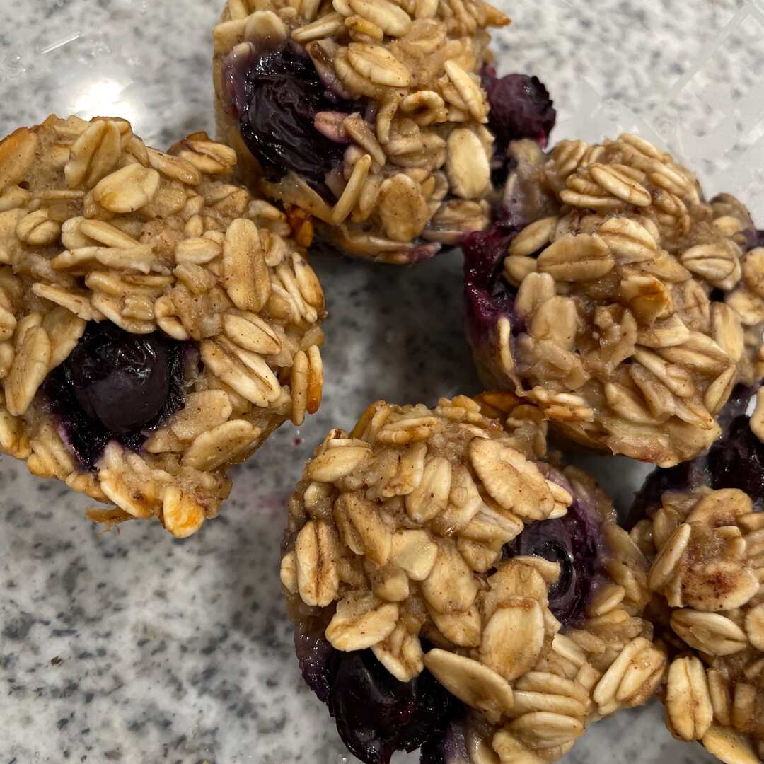 Oatmeal Muffins with Blueberries