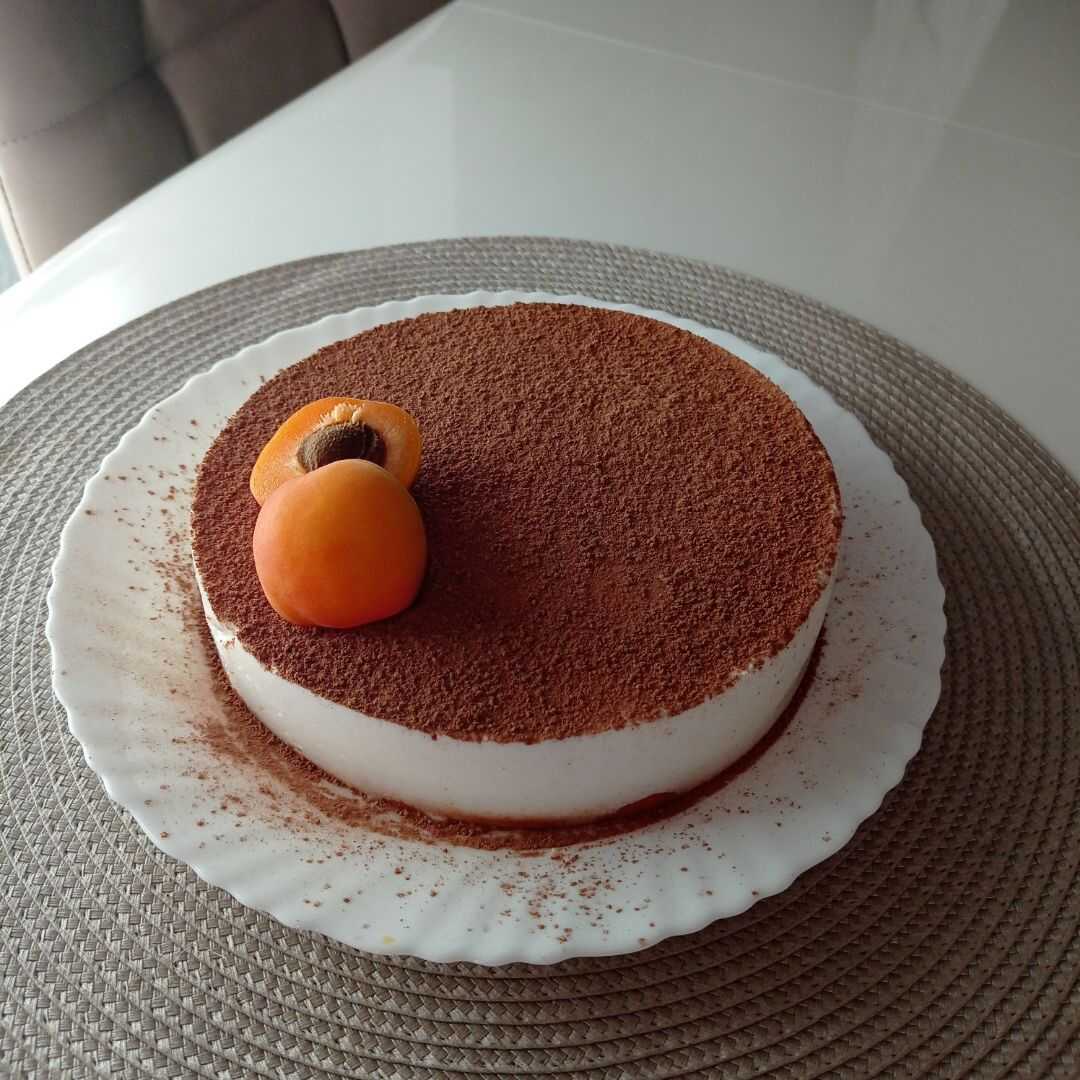 Маковый торт с абрикосами