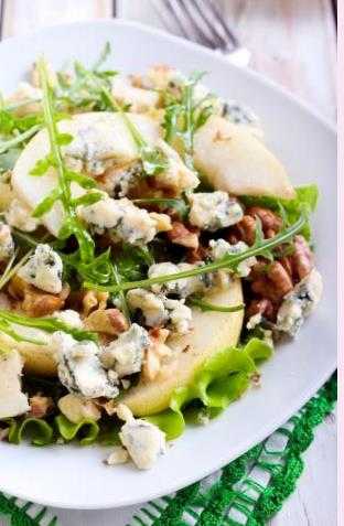 Pear, Walnut & Blue Cheese Salad