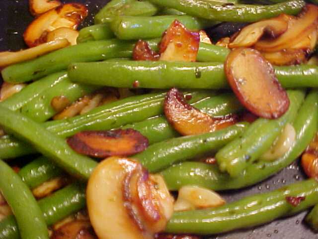 Green Beans with Mushrooms and Balsamic Vinegar