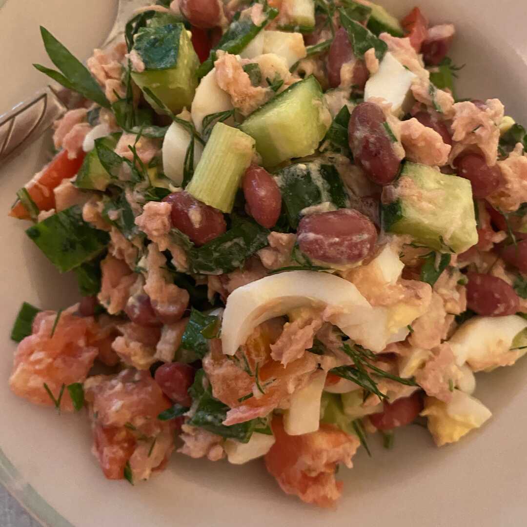 Простой салат с тунцом, сметаной, фасолью и кукурузой – пошаговый рецепт приготовления с фото