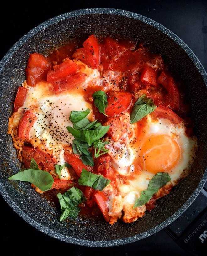 Jajka z Pomidorami/Szakszuka