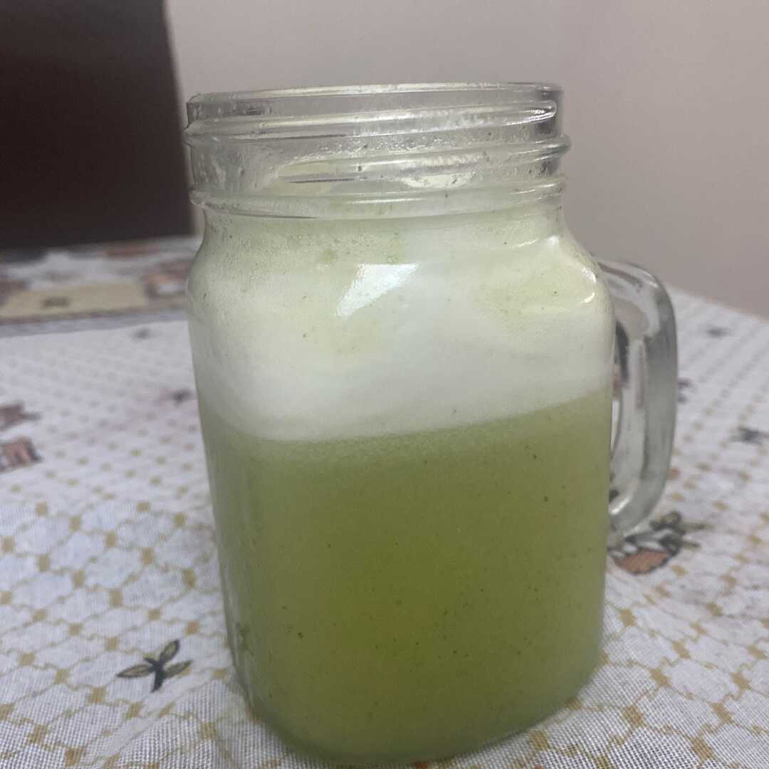 Suco de Abacaxi com Hortelã, Limão e Maçã Verde