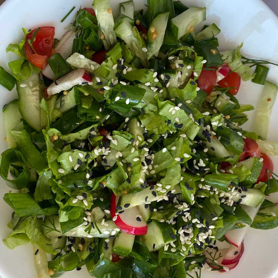 Как приготовить: Салат из листьев салата — рецепт и советы от Бабушки Эммы
