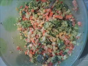 Brokkoli-Gemüse Salat