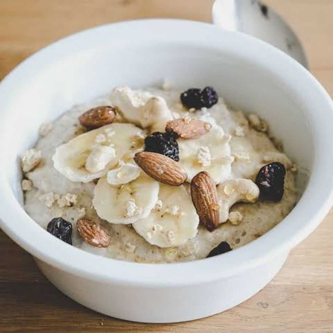 Oats with Milk and Dry Fruits