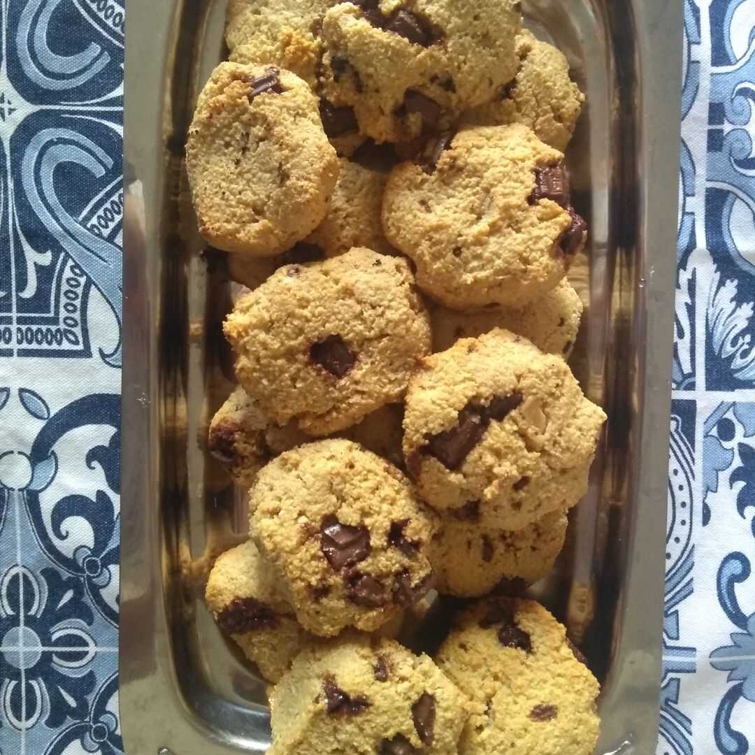 Cookies de Amendoim com Chocolate