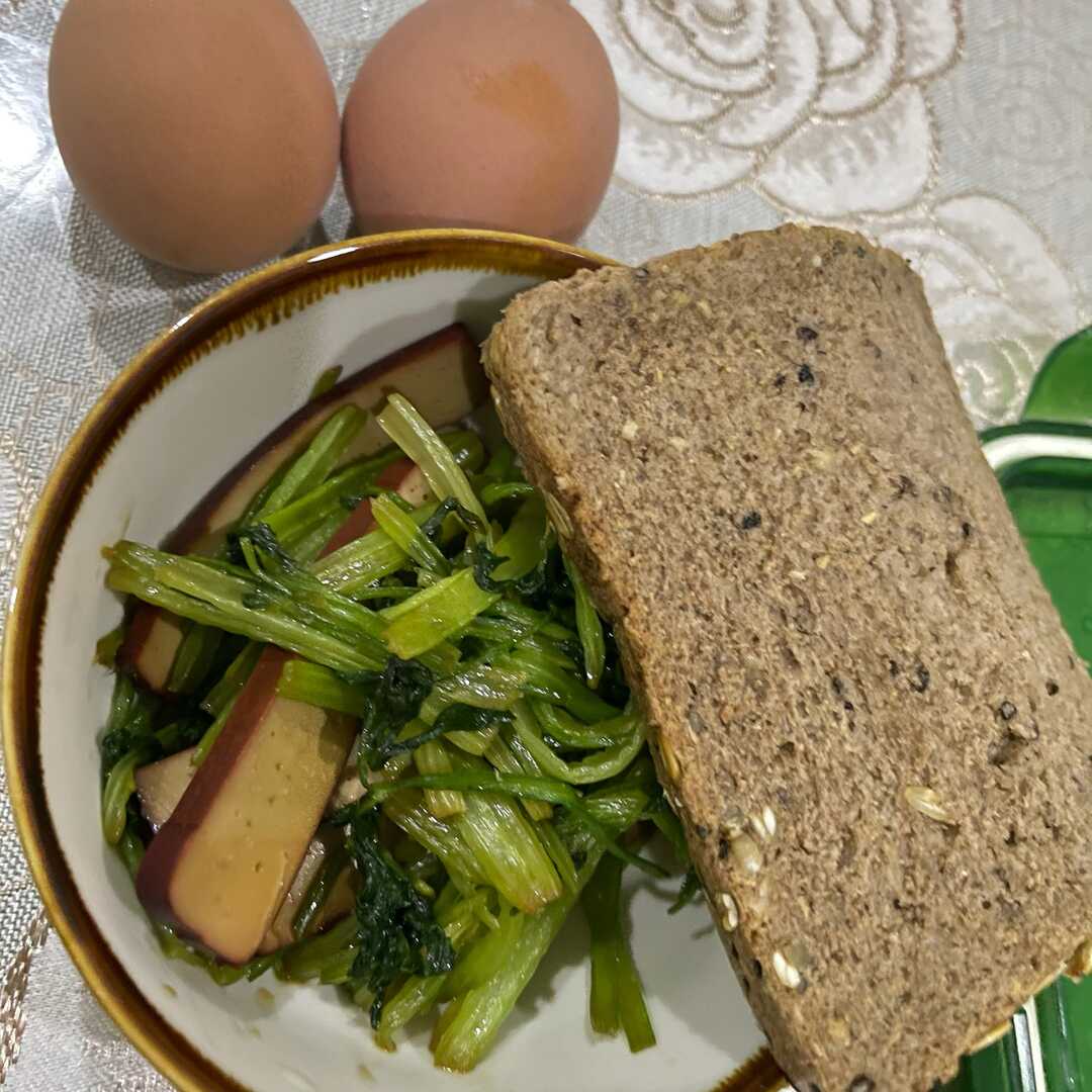 芹菜和蛋干