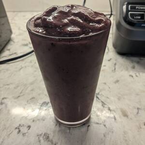 Avocado, Berries & Spinach Smoothie