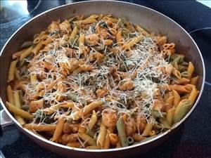 Chicken Mozzarella Pasta with Kale & Spinach