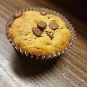 Muffin de baunilha e gotas de chocolate
